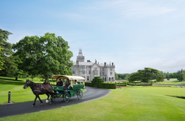 Adare_Manor_HorseandCarriage_01_Jack_Hardy_2022