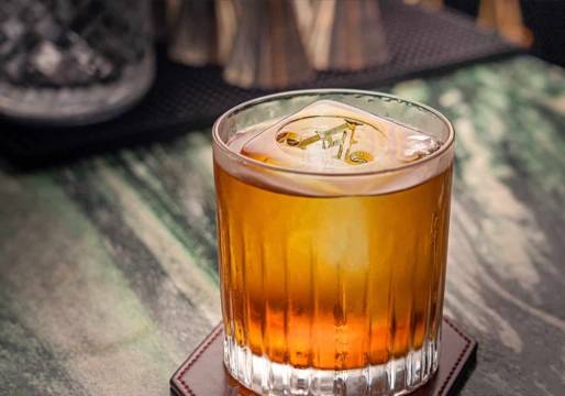 bar-drinks-old-fashioned