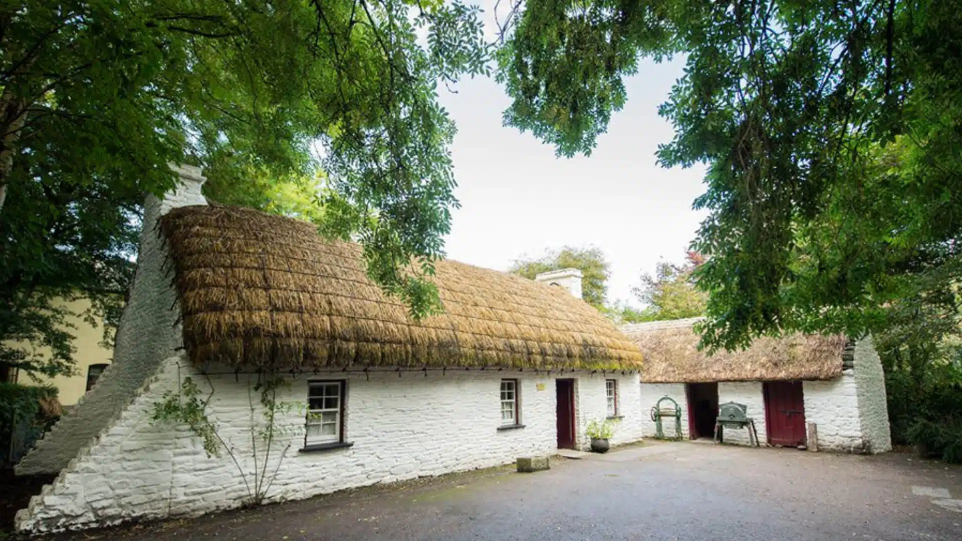 Your Complete Guide to Visiting Bunratty Castle & Folk Park