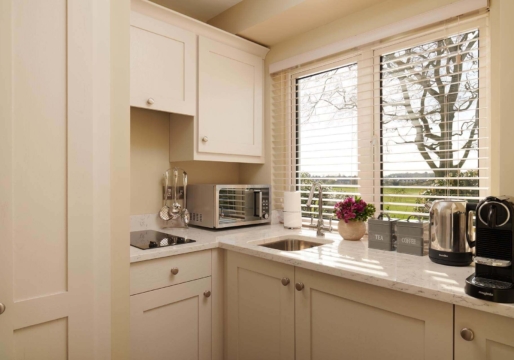 manor-lodge-kitchen-1