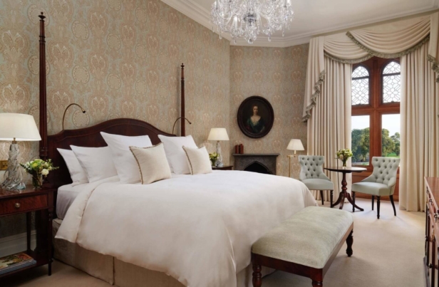 signature-suite-lady-augusta-bedroom