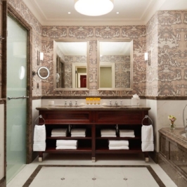 stateroom-king-bathroom