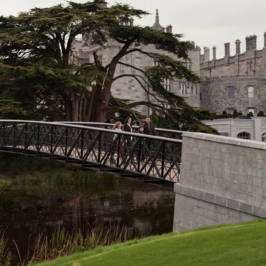 walking-castle-bridge-1